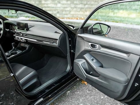 Used 2023 Honda Civic Sport image 15