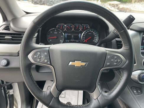 Used 2018 Chevrolet Suburban LT w/ Luxury Package image 13