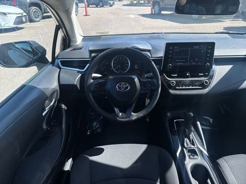 Used 2020 Toyota Corolla LE FWD image 11