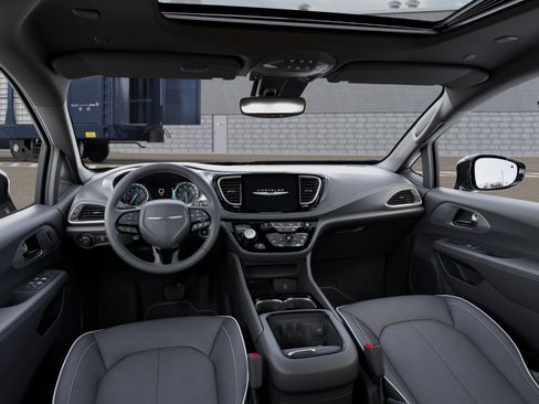 New 2026 Chrysler Pacifica Limited image 17