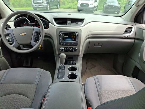 Used 2017 Chevrolet Traverse LS FWD image 18