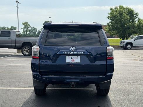 Used 2021 Toyota 4Runner SR5 AWD/4WD image 6