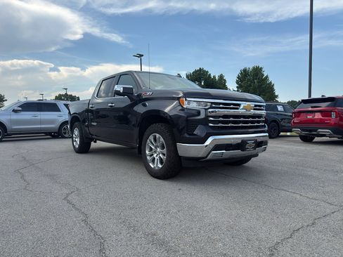 Used 2024 Chevrolet Silverado 1500 LTZ w/ LTZ Premium Package AWD/4WD image 7
