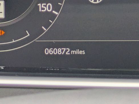 Used 2020 Land Rover Range Rover Evoque SE image 11