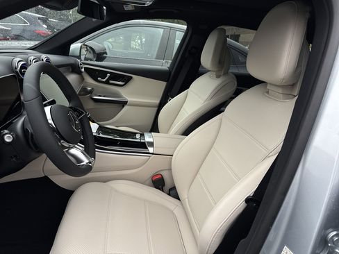 Used 2026 Mercedes-Benz GLC 300 GLC 300 image 8