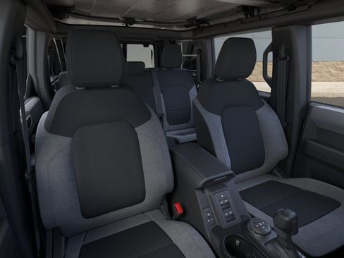 New 2025 Ford Bronco 4-Door image 10