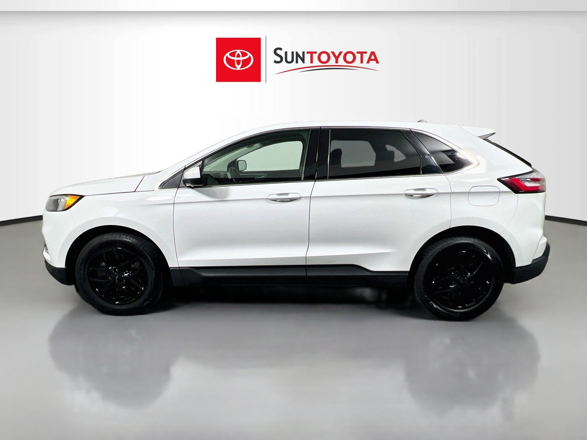 Used 2024 Ford Edge SEL AWD/4WD image 7