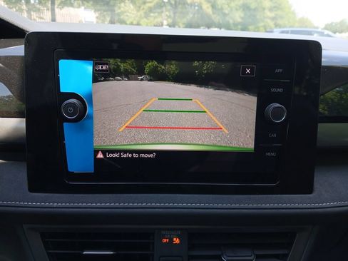 New 2026 Volkswagen Taos SE FWD image 19