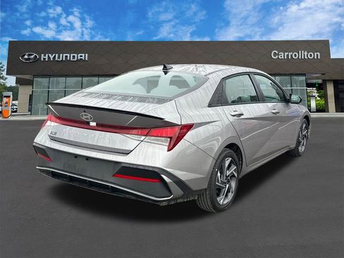 New 2025 Hyundai Elantra Sport image 5