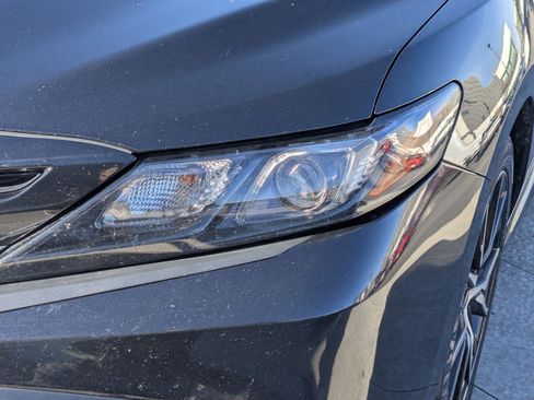 Used 2024 Toyota Camry SE image 12