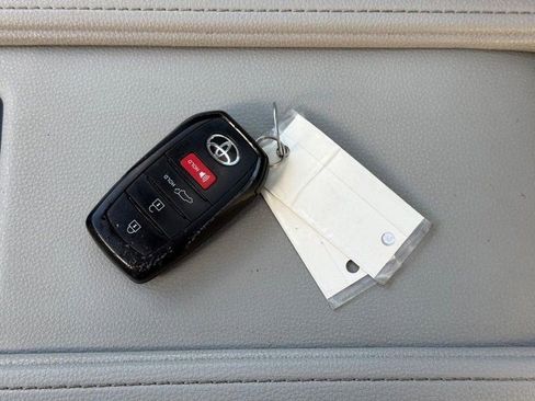 Used 2024 Toyota Grand Highlander XLE image 26