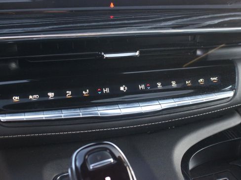 Used 2023 Cadillac Escalade Sport AWD/4WD image 28