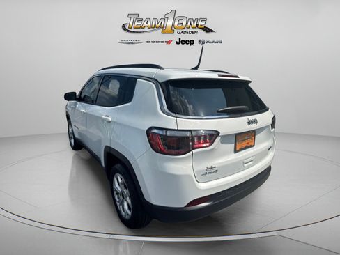 Used 2025 Jeep Compass Latitude AWD/4WD image 6