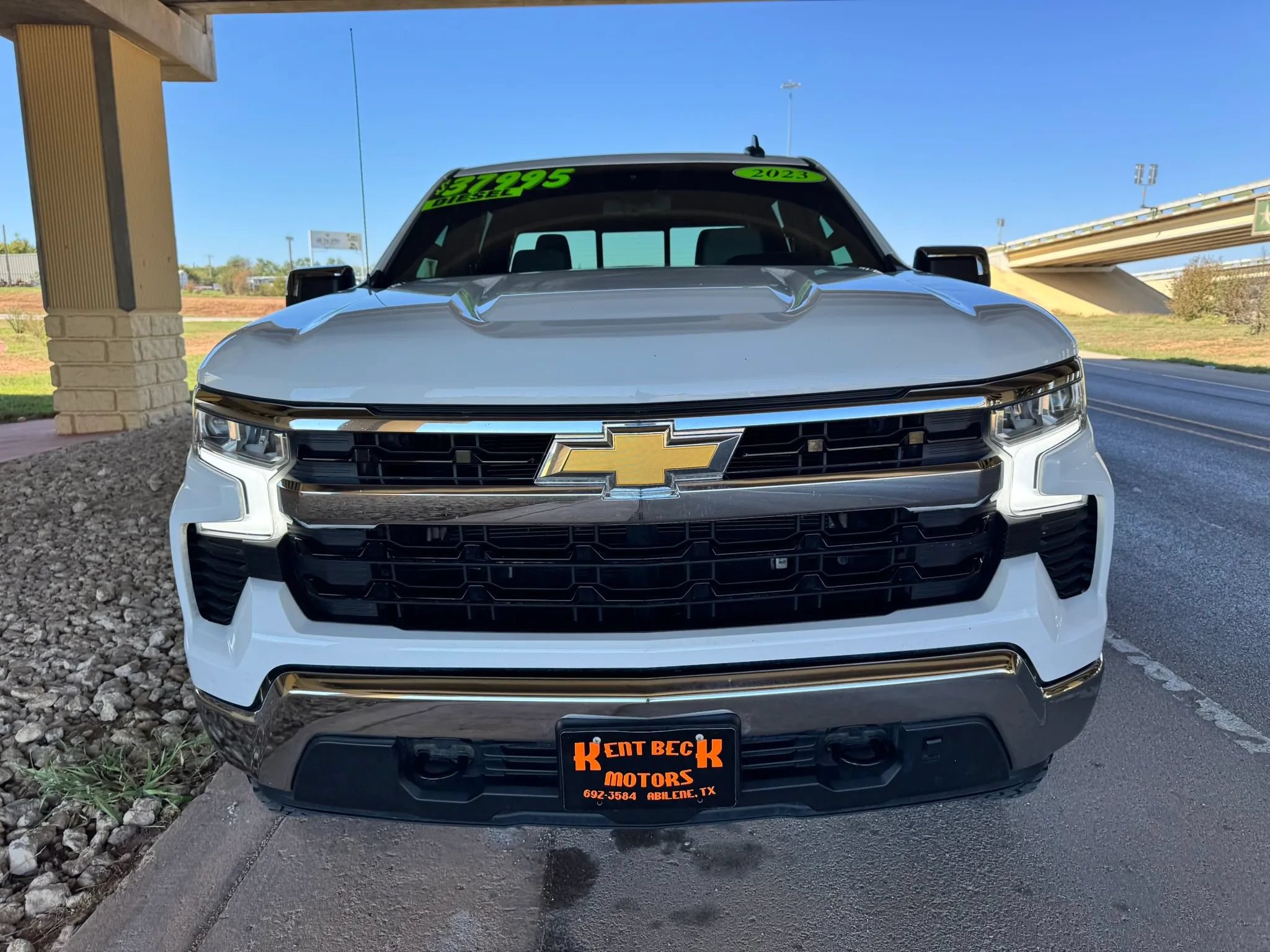 Used 2023 Chevrolet Silverado 1500 LT w/ Z71 Off-Road Package AWD/4WD image 8