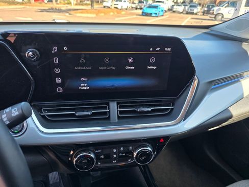 Certified 2025 Chevrolet Trax LT w/ LT Convenience Package image 15