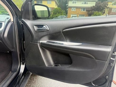 Used 2018 Dodge Journey SE w/ Connectivity Group FWD image 28