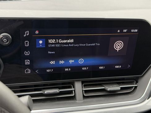 Certified 2024 Chevrolet Trax LT image 18