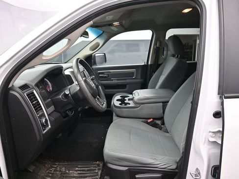 Used 2019 RAM 1500 Classic SLT image 17