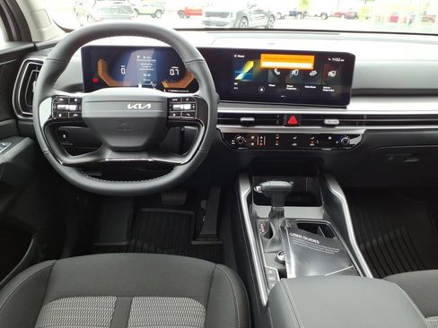 New 2026 Kia Sorento LX FWD image 11