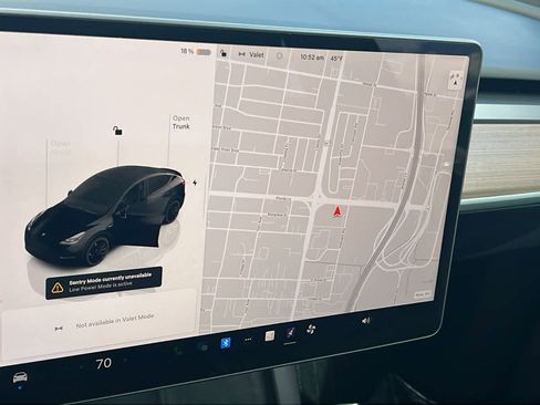 Used 2024 Tesla Model Y Performance image 15