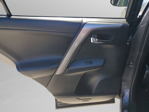 Used 2018 Toyota RAV4 XLE image 17