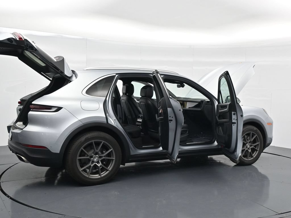 Certified 2025 Porsche Cayenne AWD/4WD image 20