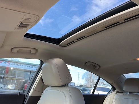 Used 2013 Buick Regal Leather image 14