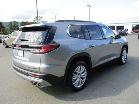 Used 2025 GMC Acadia Elevation w/ Elevation Premium Package AWD/4WD image 5