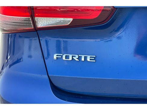 Used 2017 Kia Forte LX FWD image 43