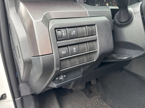 Used 2026 Toyota Tacoma SR5 AWD/4WD image 3