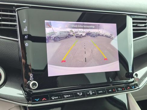 Certified 2024 Jeep Wagoneer 4WD w/ Premium Group I image 22