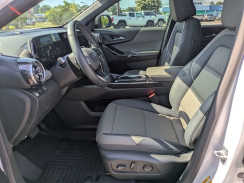 Used 2025 Chevrolet Equinox LT w/ Convenience Package II FWD image 21