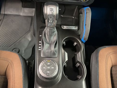 Certified 2022 Ford Bronco Outer Banks w/ Sasquatch Package AWD/4WD image 17