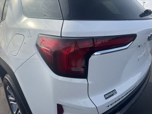 Used 2025 GMC Terrain Elevation image 22