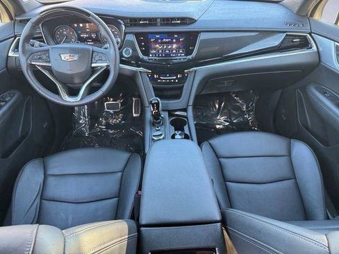 Used 2023 Cadillac XT6 Sport w/ Technology Package image 11