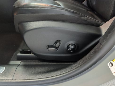 Used 2019 Jeep Cherokee Limited AWD/4WD image 23