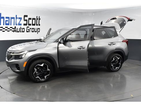 Used 2024 Kia Seltos EX FWD image 26
