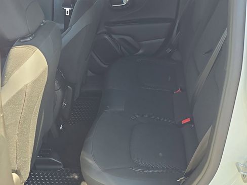 Certified 2022 Jeep Renegade Altitude w/ Convenience Group image 16