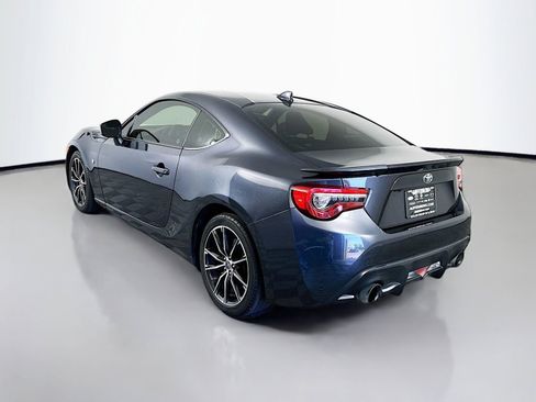 Used 2017 Toyota 86 RWD image 5