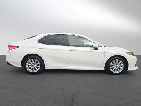 Certified 2018 Toyota Camry LE image 2