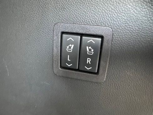 Used 2021 Buick Enclave Premium w/ Surround and Sites Package AWD/4WD image 8