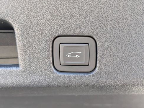 Used 2024 Chevrolet Traverse RS w/ LPO, Floor Liner Package AWD/4WD image 15