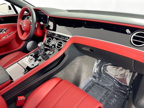 Certified 2024 Bentley Continental GT image 2