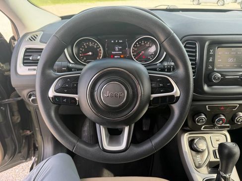 Used 2018 Jeep Compass Sport AWD/4WD image 13