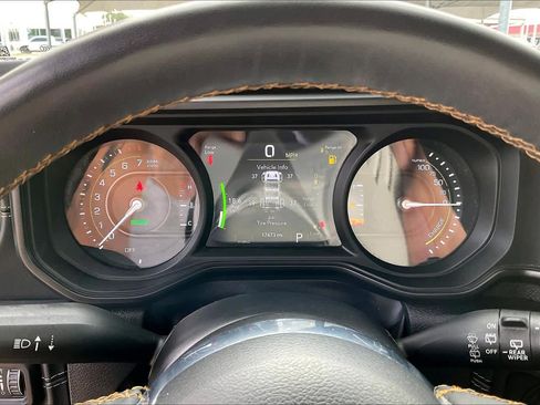 Used 2024 Jeep Wrangler Unlimited Sahara w/ Safety Group AWD/4WD image 25