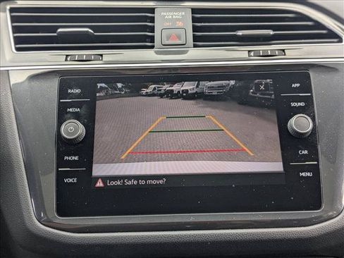 Used 2021 Volkswagen Tiguan SE w/ Panoramic Sunroof Package FWD image 13