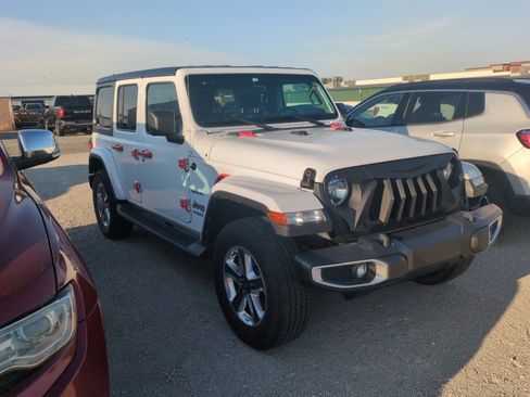 Used 2021 Jeep Wrangler Unlimited Sahara w/ Dual Top Group AWD/4WD image 4