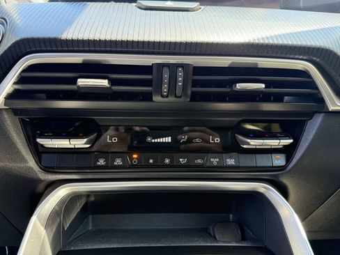 Used 2024 MAZDA CX-90 3.3 Turbo w/ Select Package image 28