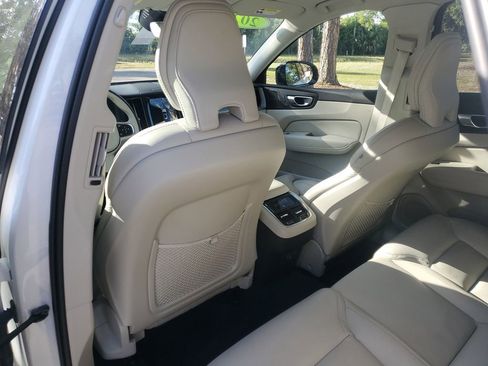 Certified 2025 Volvo XC60 B5 Ultra image 20