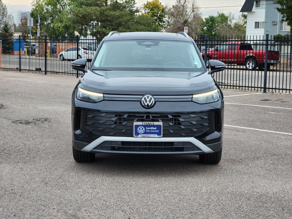 Certified 2025 Volkswagen Tiguan SE AWD/4WD image 2